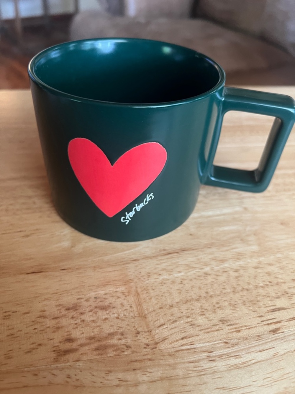 Starbucks New with tab coffee / tea mug.